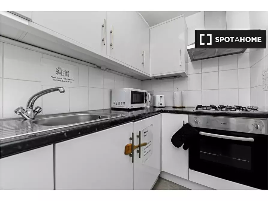 Immagine 4 di Appartamento in affitto  in Tottenham St a Camden Town