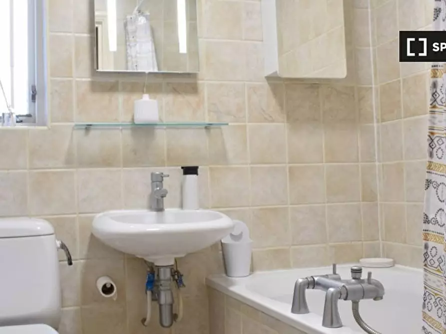 Immagine 11 di Appartamento in affitto  in a Avenell Road a Islington