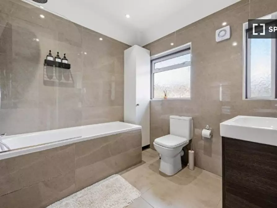 Immagine 1 di Appartamento in affitto  in Layfield Cres a Barnet