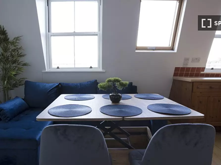 Immagine 8 di Appartamento in affitto  in flat a 