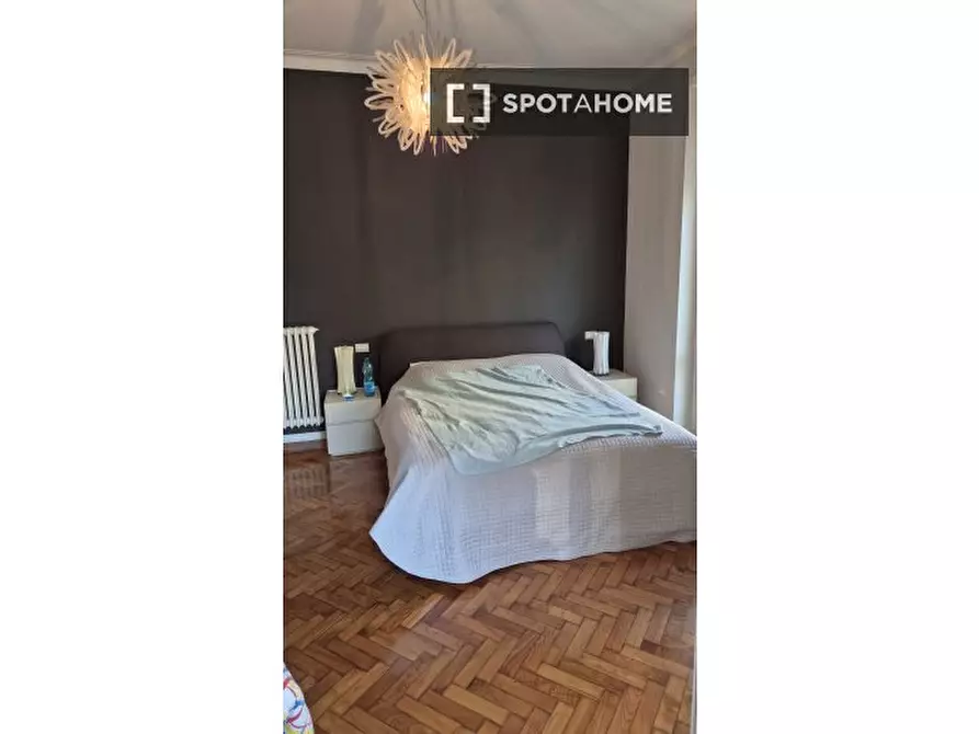 Immagine 4 di Camera condivisa in affitto  in Via Giosuè Borsi a Roma