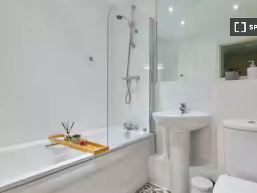 Immagine 4 di Appartamento in affitto  in Powell Gardens a Reigate and Banstead