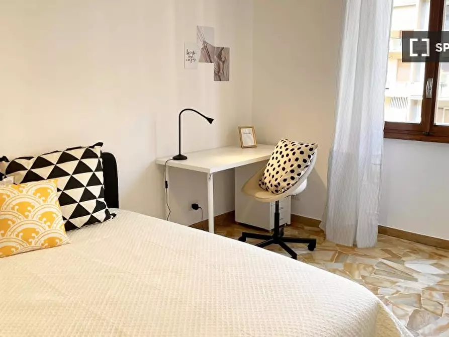 Immagine 1 di Camera condivisa in affitto  in VIA CADUTI DI CEFALONIA a Firenze