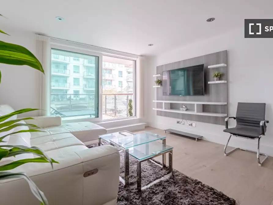 Immagine 2 di Appartamento in affitto  in St George Wharf a Lambeth
