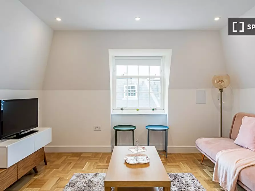 Immagine 1 di Appartamento in affitto  in Peacock Court a Hammersmith