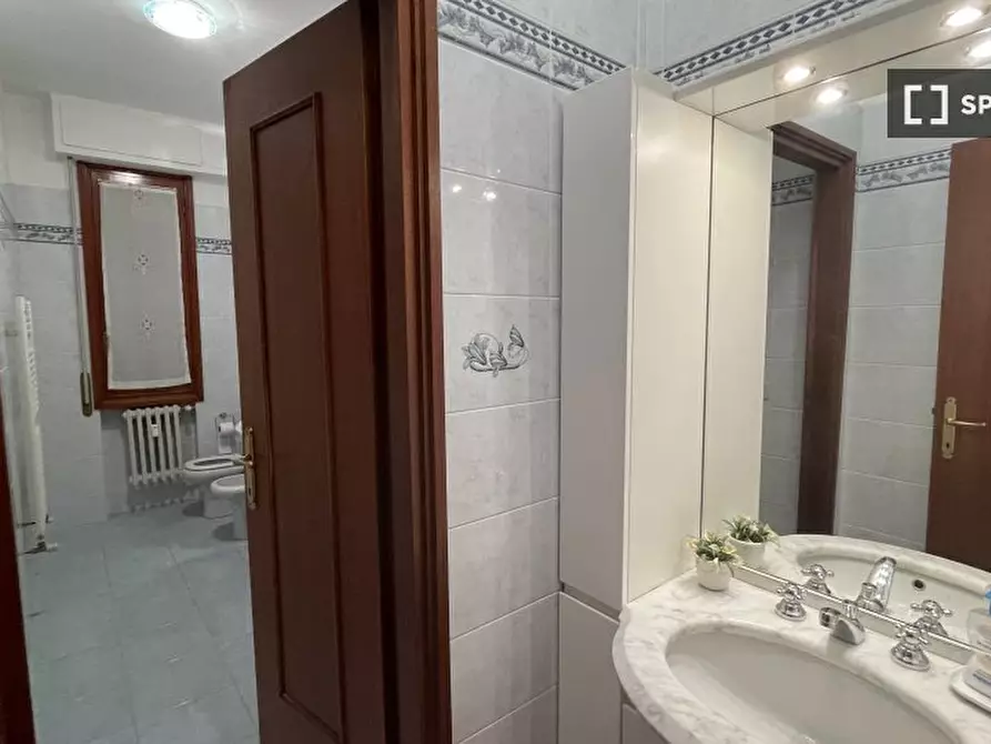 Immagine 6 di Camera condivisa in affitto  in Via Ugo Foscolo a Scandicci