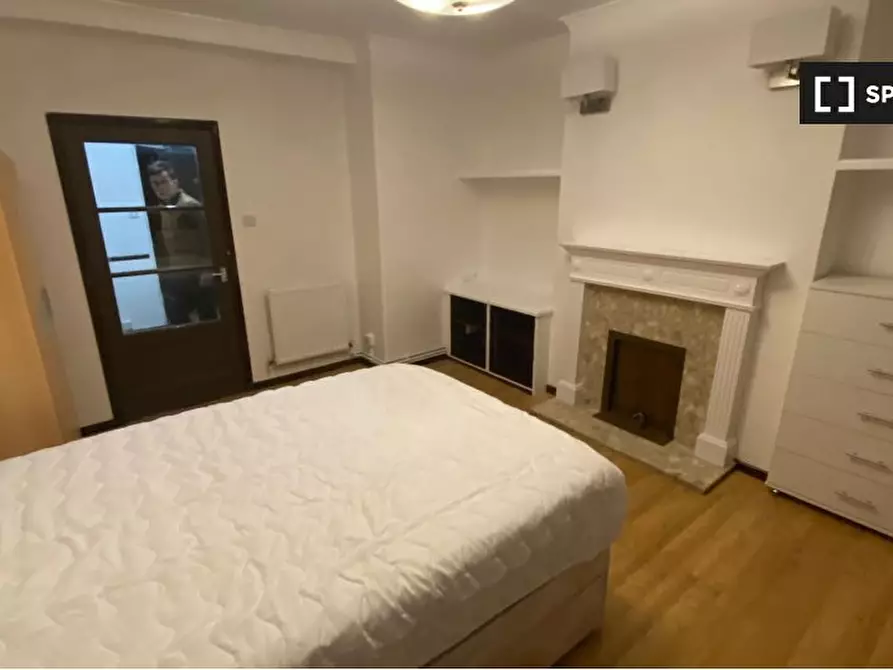 Immagine 2 di Camera condivisa in affitto  in Vermont Rd a Wandsworth