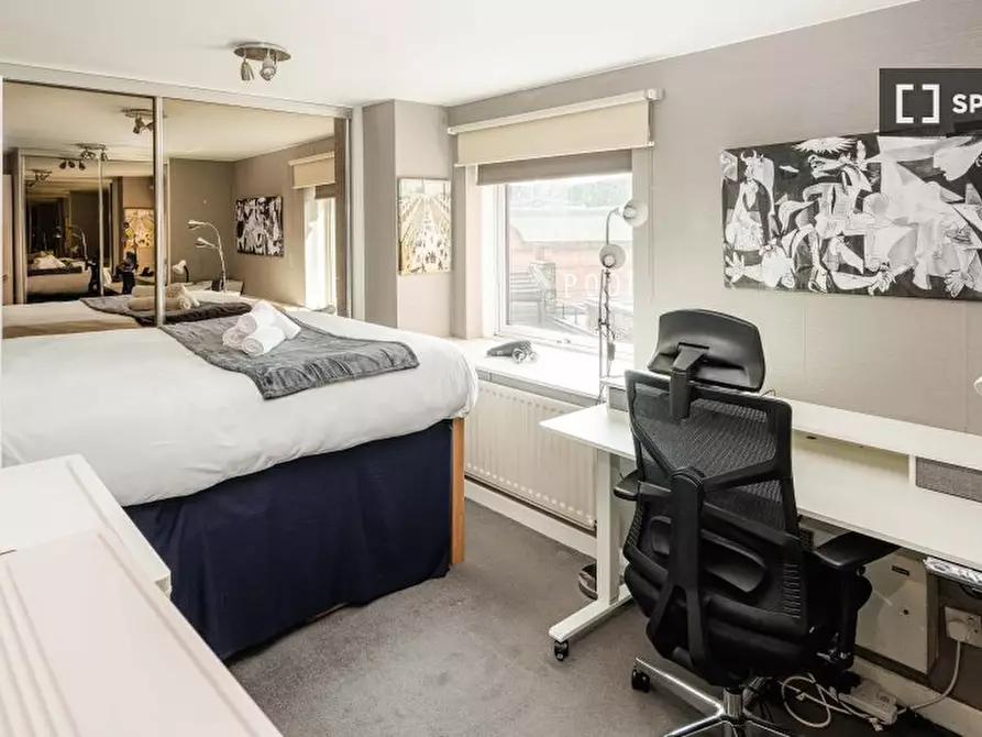 Immagine 2 di Appartamento in affitto  in Newport Court a Camden Town