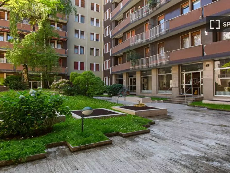 Immagine 13 di Camera condivisa in affitto  in Via Egadi a Milano