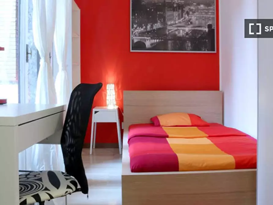 Immagine 2 di Camera condivisa in affitto  in Via Salvatore Barzilai a Milano