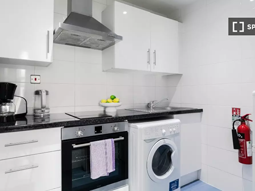 Immagine 5 di Appartamento in affitto  in Apartment a Kensington