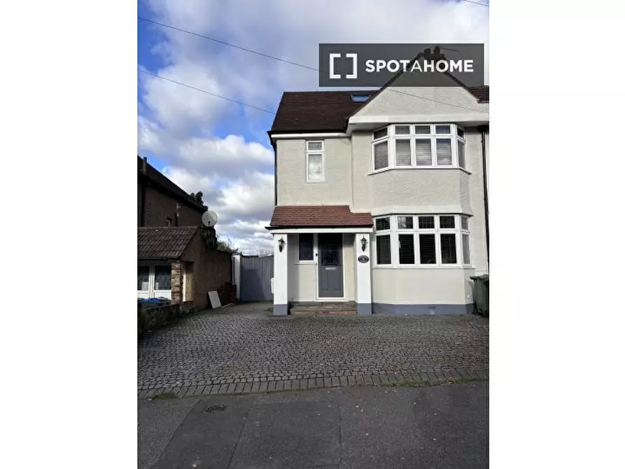 Immagine 1 di Appartamento in affitto  in Somerset Ave a Kingston Upon Thames