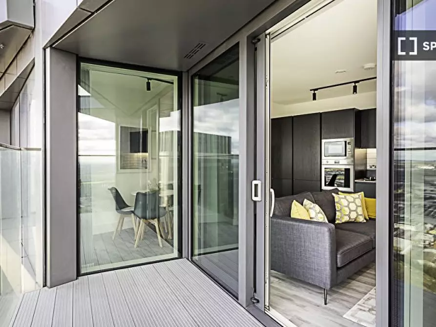 Immagine 5 di Appartamento in affitto  in Icon Tower a Ealing