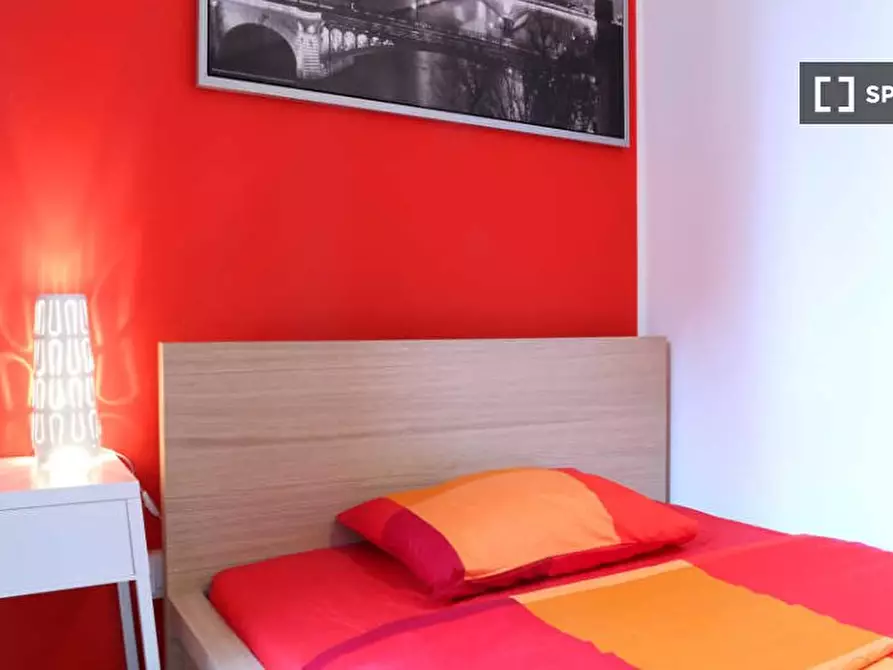 Immagine 3 di Camera condivisa in affitto  in Via Salvatore Barzilai a Milano