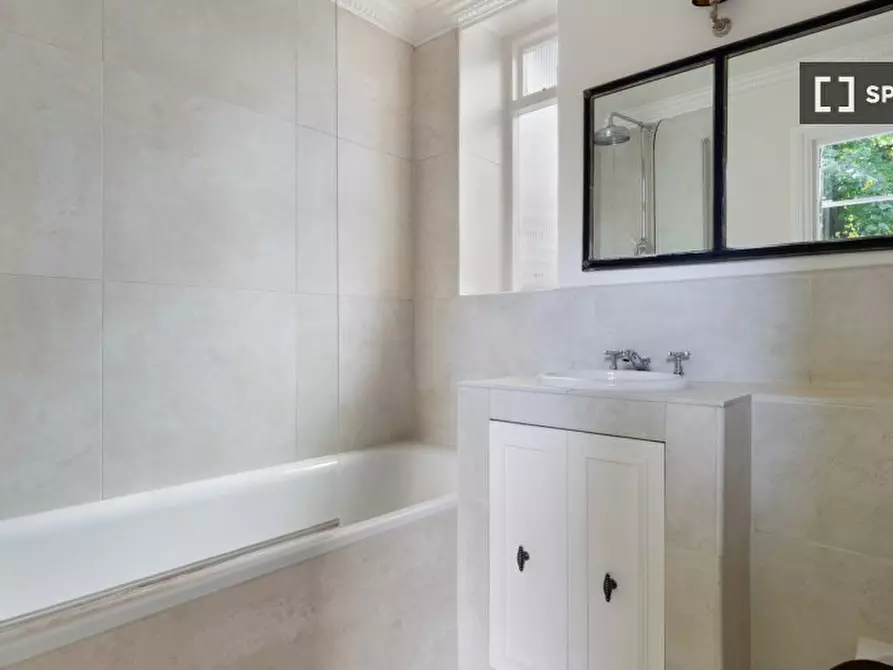 Immagine 13 di Appartamento in affitto  in Redcliffe Square a Kensington