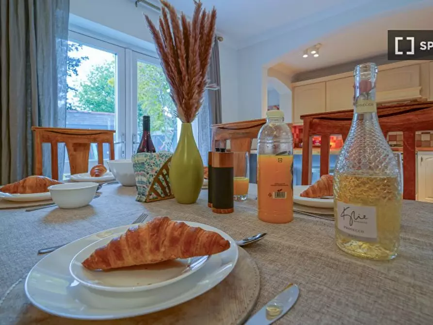 Immagine 13 di Appartamento in affitto  in Brampton Gardens a West Molesey