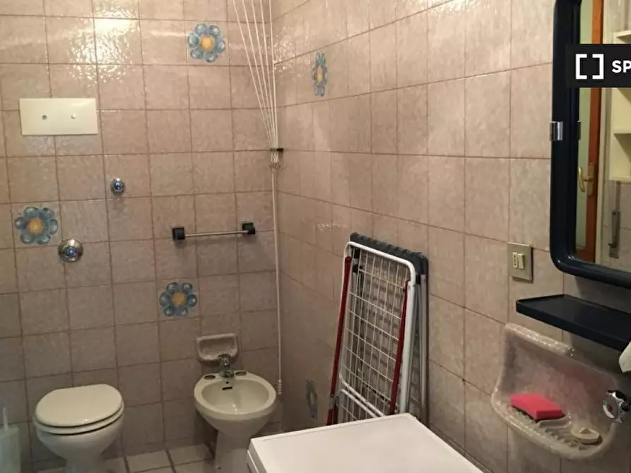 Immagine 9 di Camera condivisa in affitto  in Via San Donato a Bologna