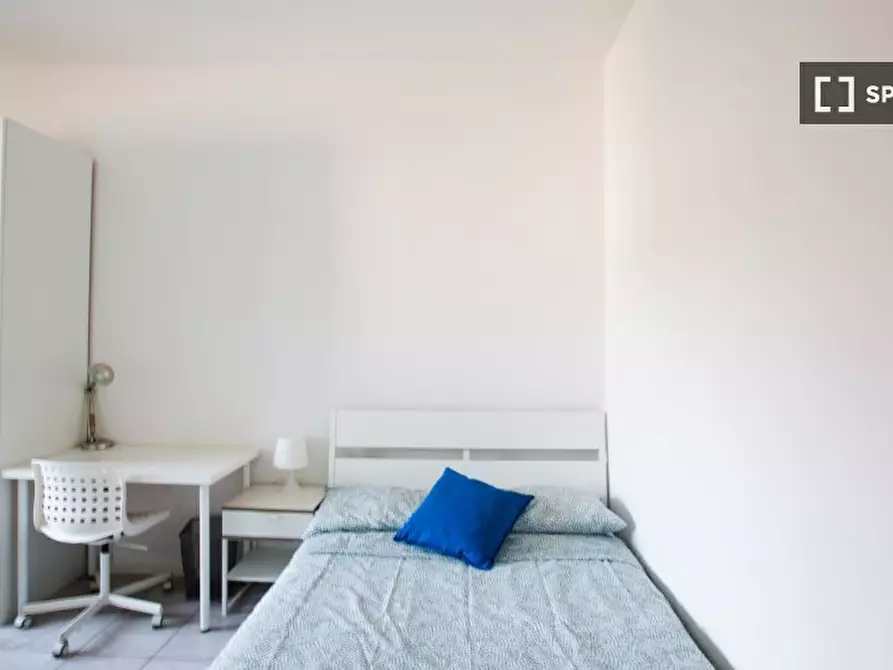 Immagine 2 di Camera condivisa in affitto  in Via Giuseppe Bruschetti a Milano