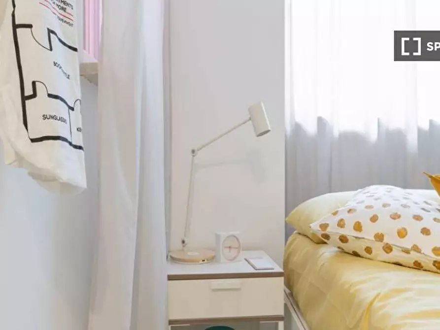 Immagine 3 di Camera condivisa in affitto  in Viale Bligny Milan a Milano