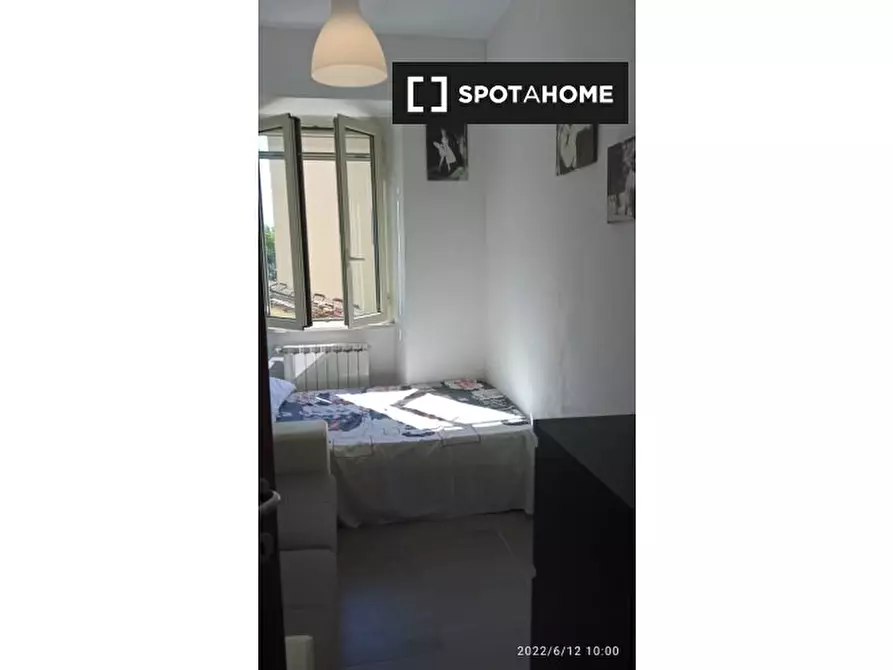 Immagine 2 di Camera condivisa in affitto  in Via Grottaferrata a Roma