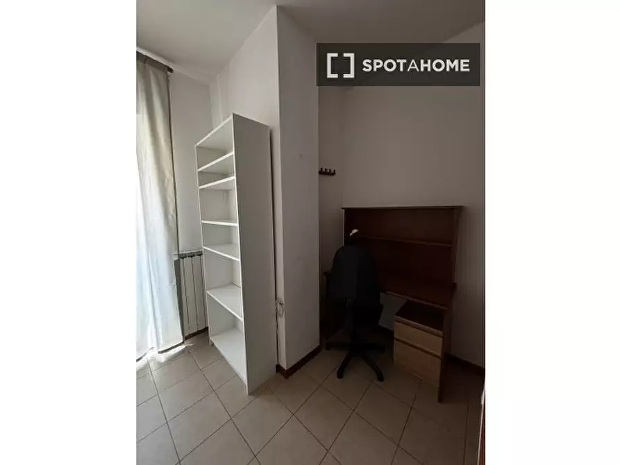 Immagine 4 di Camera condivisa in affitto  in Via Prenestina a Roma