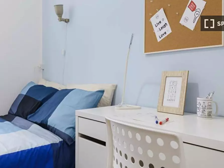 Immagine 1 di Camera condivisa in affitto  in Via Delle Ande a Milano