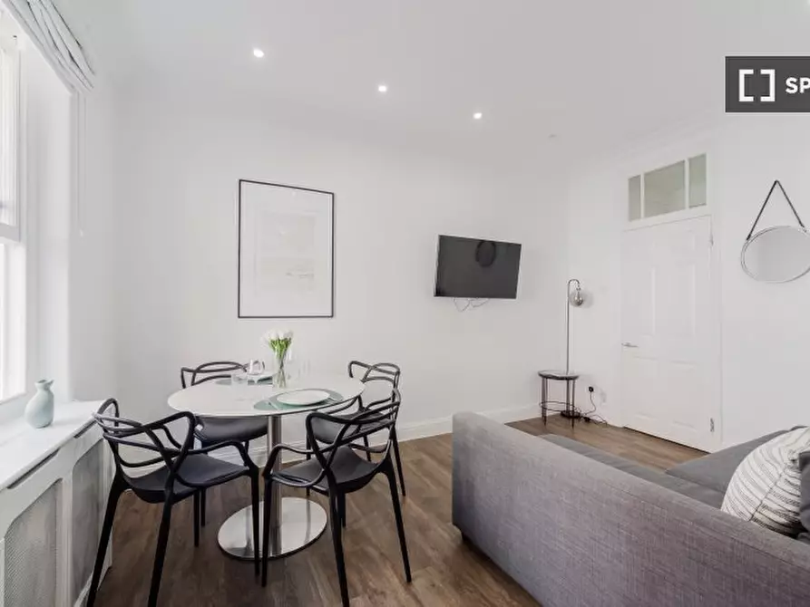 Immagine 2 di Appartamento in affitto  in 24-25 Nassau St, Fitzrovia, London W1W 7AQ, UK a Paddington