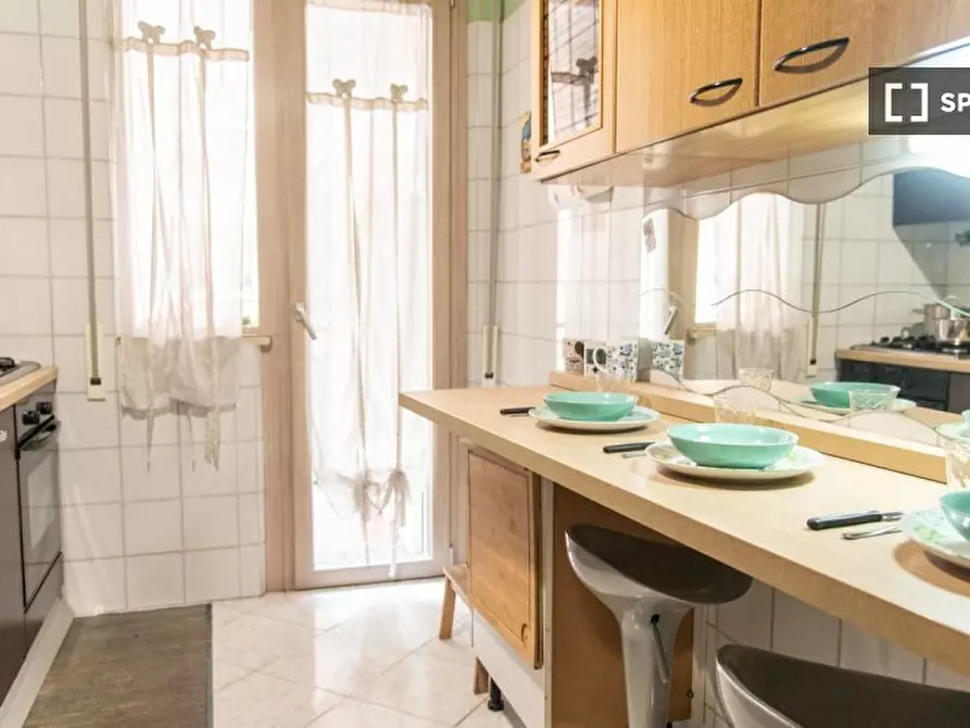 Immagine 17 di Camera condivisa in affitto  in Via Tuscolana a Roma