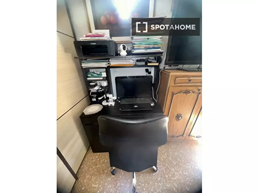 Immagine 2 di Camera condivisa in affitto  in Via Flavio Stilicone a Roma