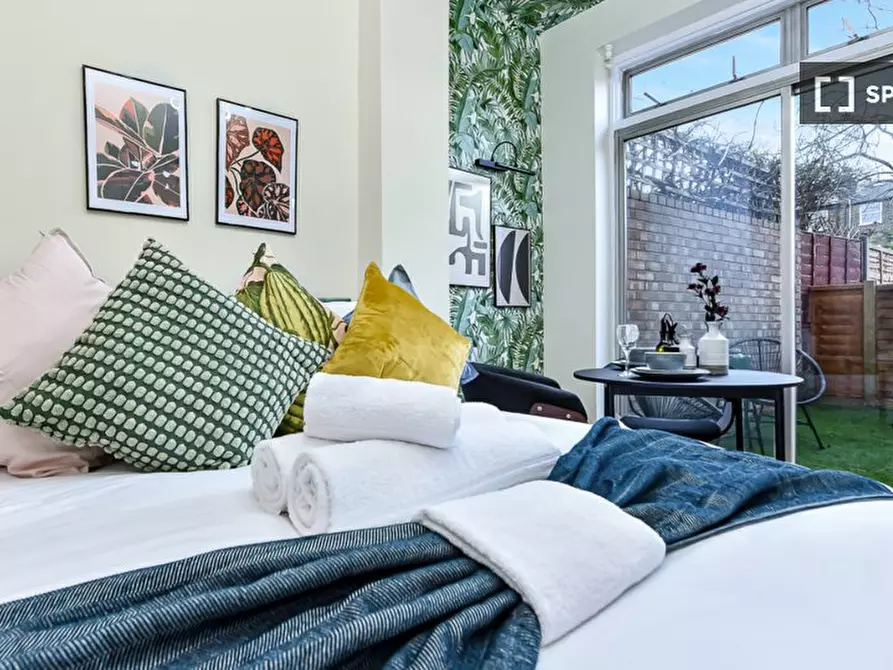 Immagine 10 di Ufficio in affitto  in flat a Hackney