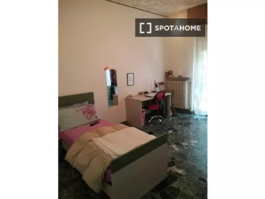 Immagine 2 di Camera condivisa in affitto  in Via Nicola Palmieri a Milano