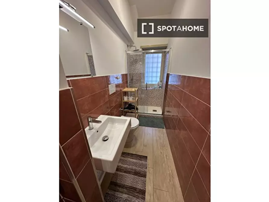 Immagine 3 di Camera condivisa in affitto  in Via Giovan Battista Gandino a Roma