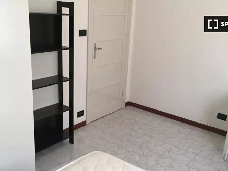 Immagine 11 di Camera condivisa in affitto  in Via de' Carracci a Bologna