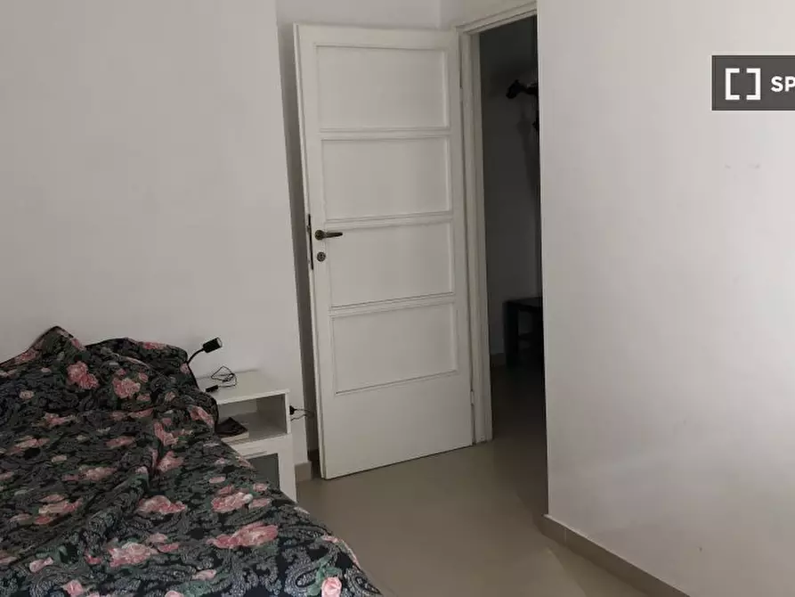 Immagine 3 di Camera condivisa in affitto  in Via Veglia a Milano