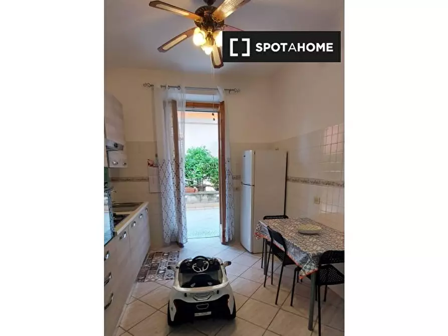 Immagine 6 di Camera condivisa in affitto  in Via Sterope a Roma