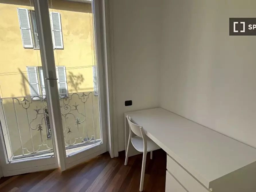 Immagine 2 di Camera condivisa in affitto  in Via della Guastalla a Milano