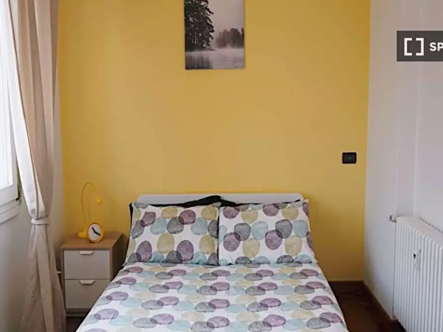 Immagine 1 di Camera condivisa in affitto  in Via Santa Croce a Bologna