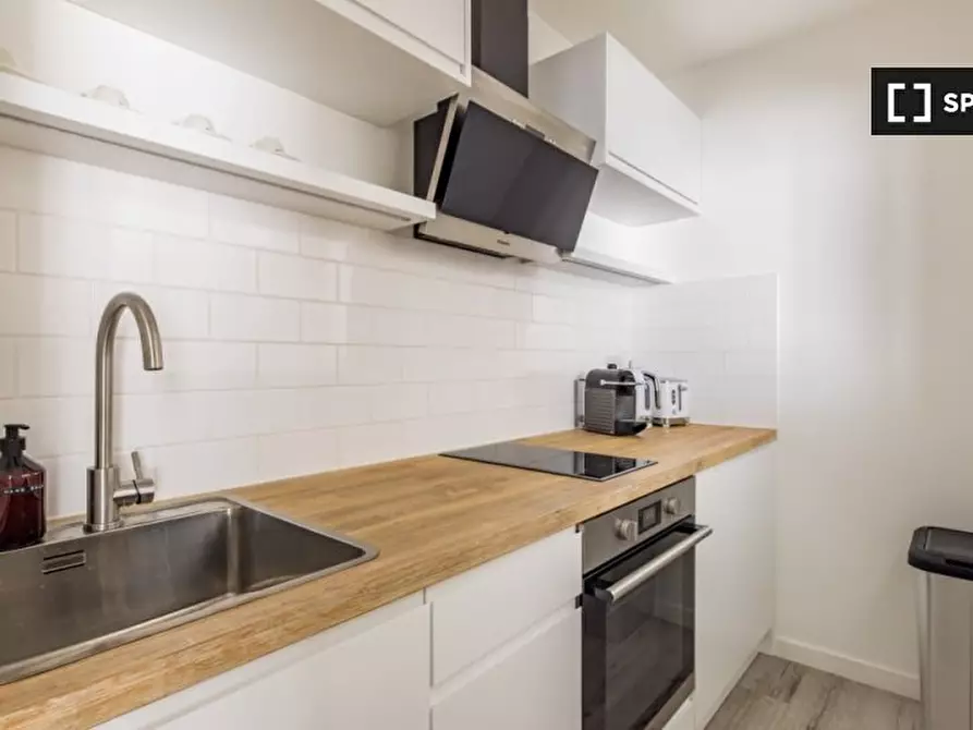 Immagine 10 di Ufficio in affitto  in flat a a Kensington