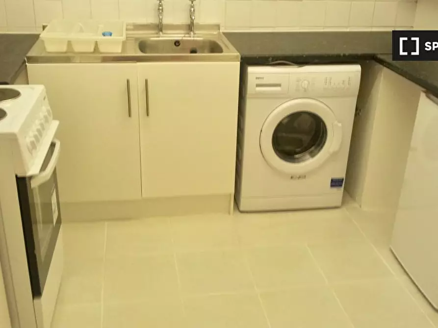 Immagine 4 di Camera condivisa in affitto  in Sewardstone Rd a Poplar