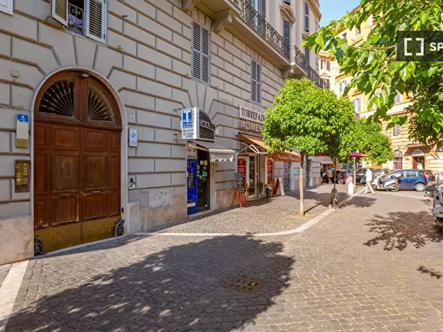 Immagine 17 di Appartamento in affitto  in Piazza Regina Margherita a Roma