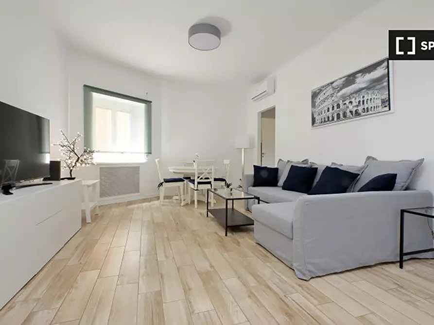 Immagine 16 di Appartamento in affitto  in Via Oderisi da Gubbio a Roma