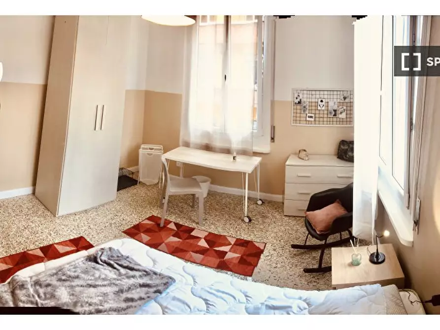 Immagine 3 di Camera condivisa in affitto  in Via Giovanni Amendola a Bologna