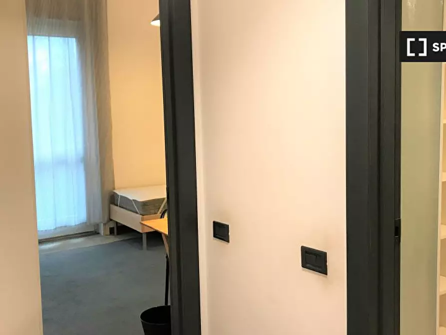 Immagine 2 di Camera condivisa in affitto  in Viale Beatrice D'Este a Milano