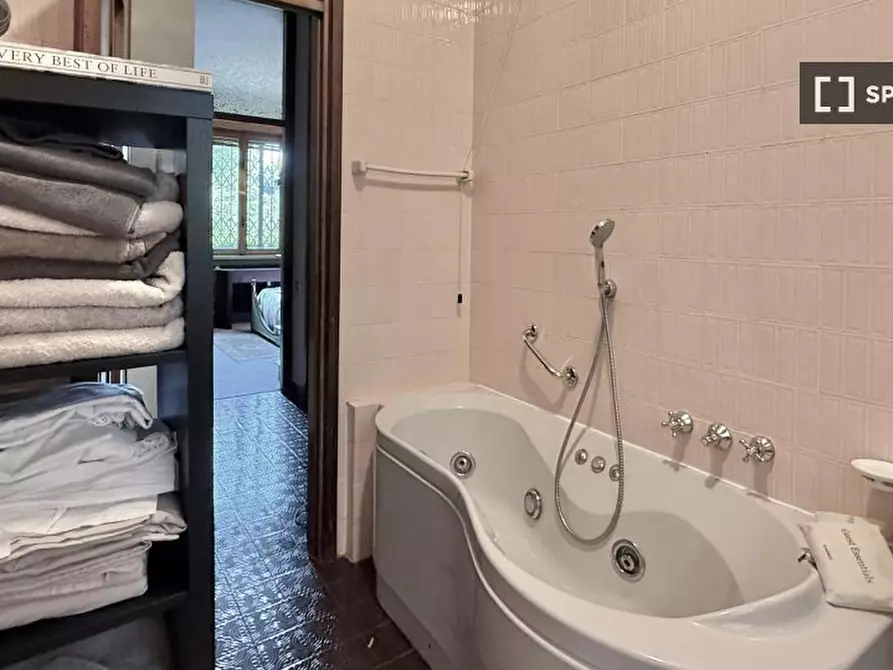 Immagine 18 di Appartamento in affitto  in Via dei Ciclamini a Milano