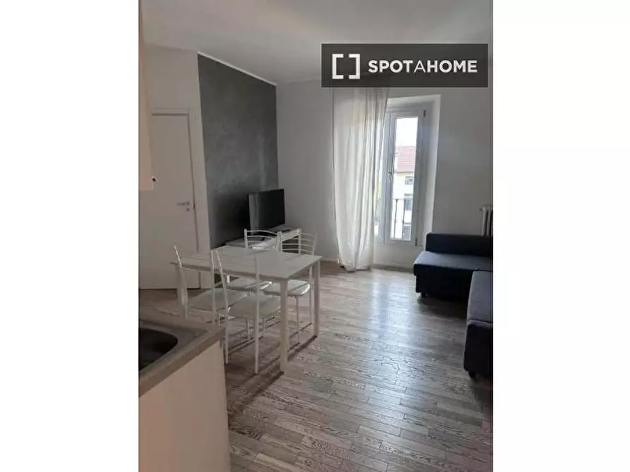Immagine 1 di Appartamento in affitto  in Via Macedonio Melloni a Milano