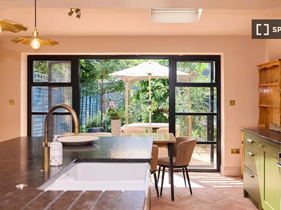 Immagine 7 di Appartamento in affitto  in Naylor Road a Camberwell