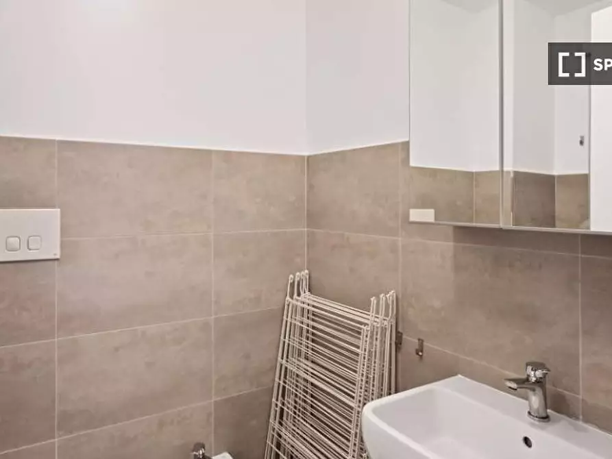 Immagine 8 di Camera condivisa in affitto  in Viale Legioni Romane a Milano