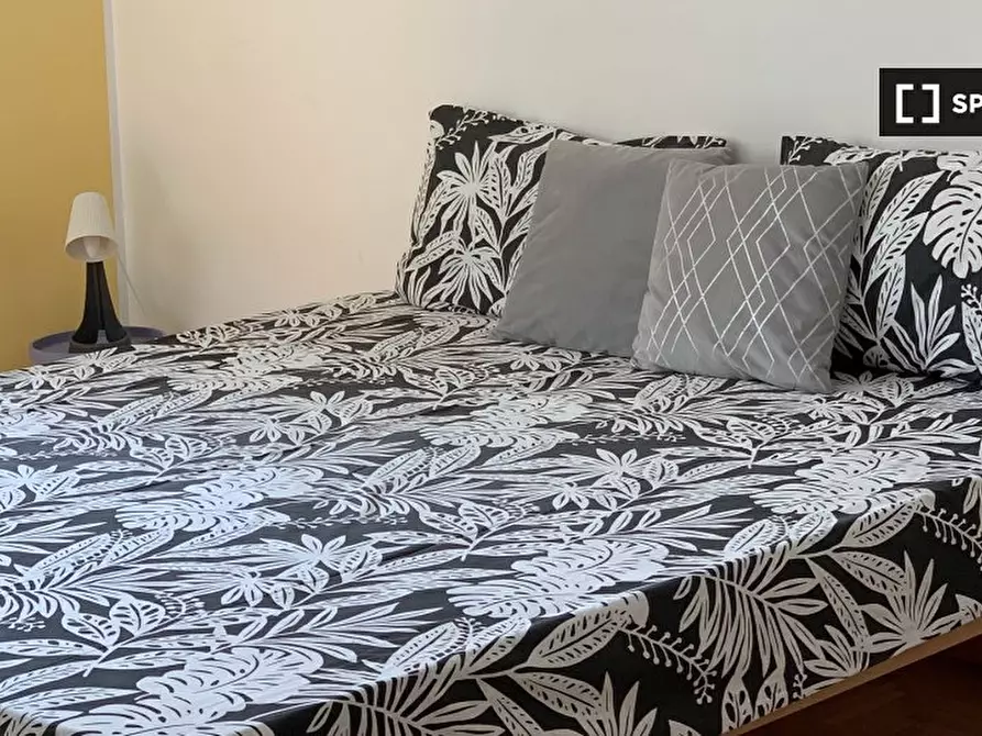 Immagine 4 di Camera condivisa in affitto  in Viale Campania a Milano