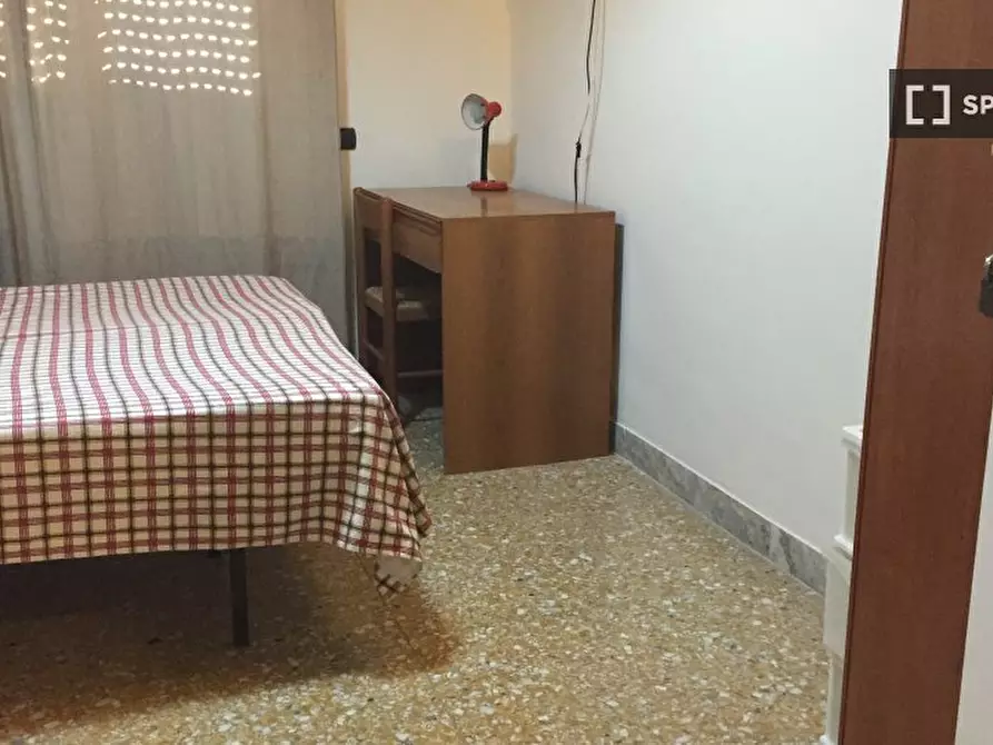 Immagine 2 di Camera condivisa in affitto  in Viale di Villa Pamphili a Roma
