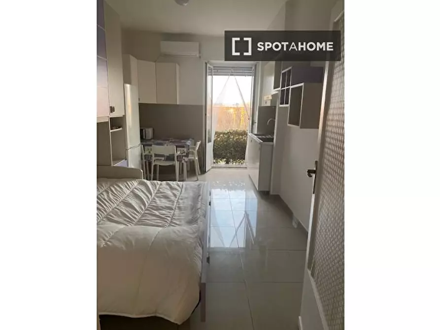 Immagine 1 di Camera condivisa in affitto  in Via Giorgio Castelli a Milano